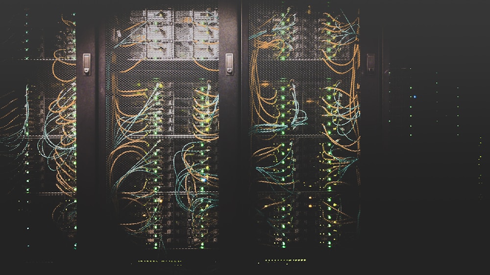 Serverové rozvaděče v datovém centru